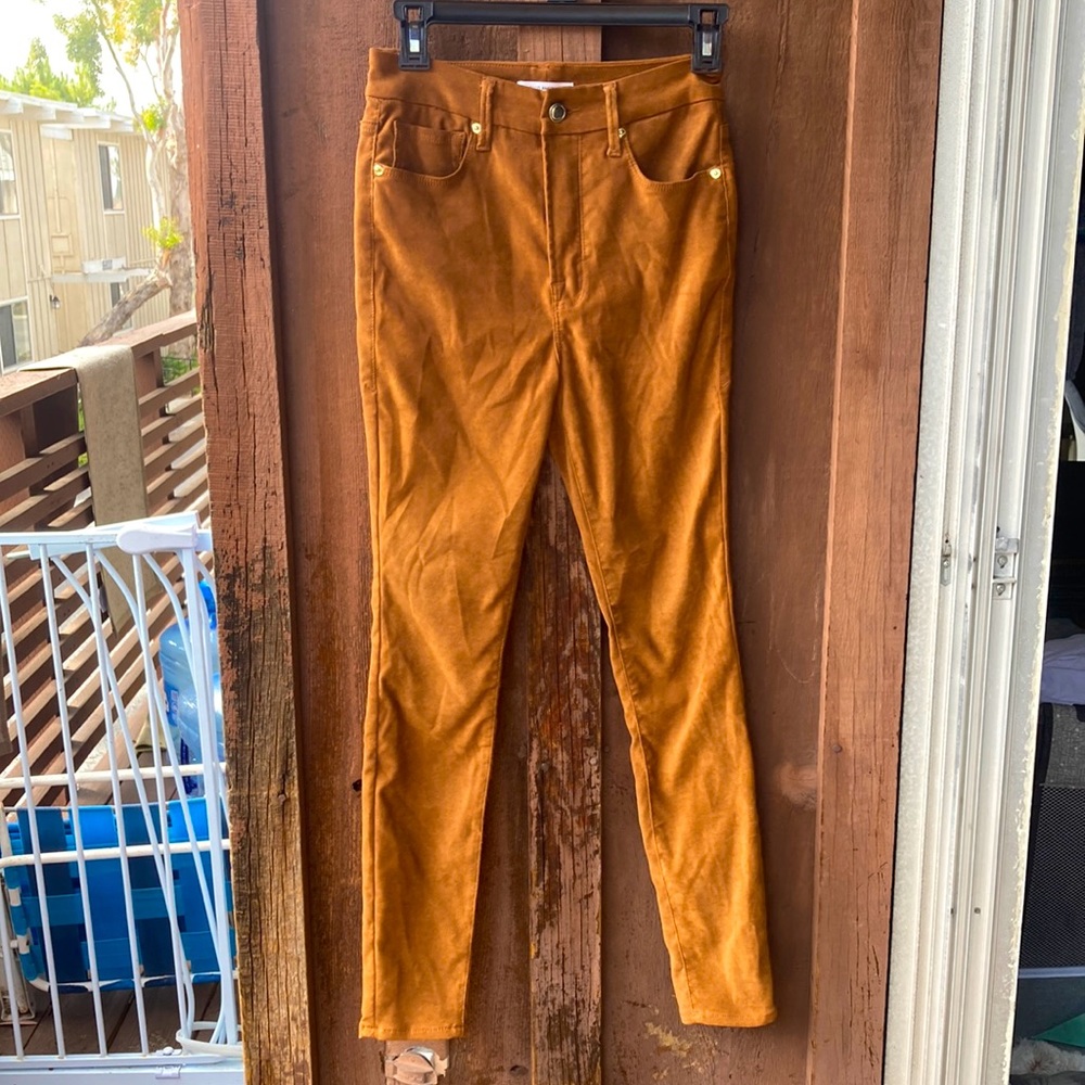 GOOD AMERICAN high waist  suede like pants in tobacco